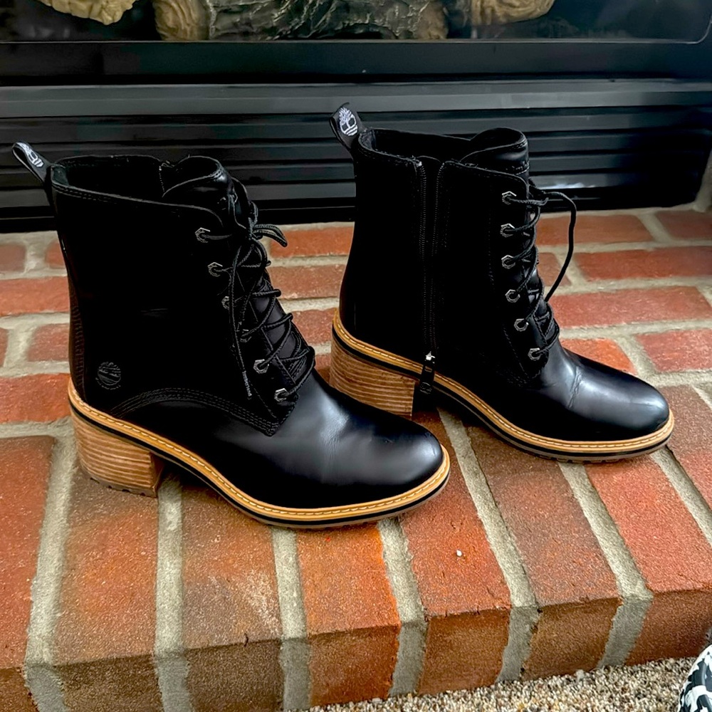 Women’s black leather Timberland boots size 7.5